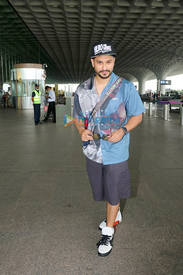 photos urvashi rautela arjun kapoor malaika arora and others snapped at the airport 5