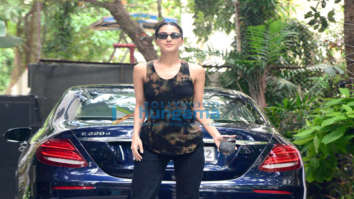 Photos: Vaani Kapoor snapped in Santacruz