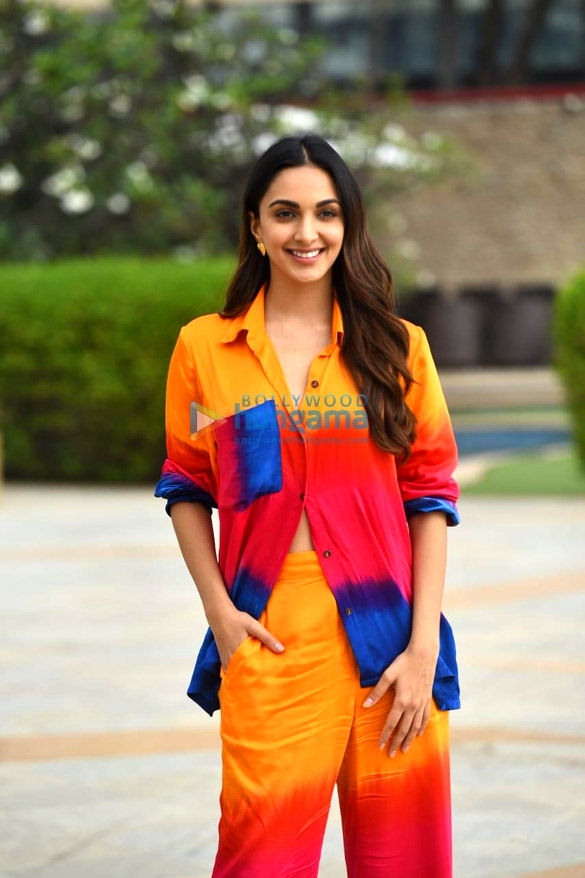 photos varun dhawan kiara advani anil kapoor and neetu singh snapped during the promotions of jugjugg jeeyo 1