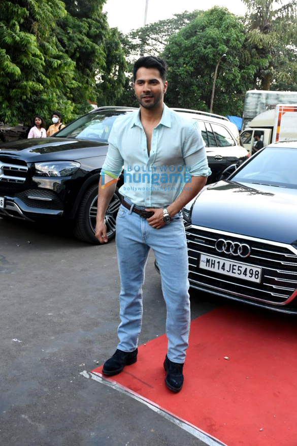 photos varun dhawan and kiara advani snapped promoting jugjugg jeeyo 3 2
