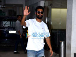 Photos: Vicky Kaushal snapped at Sunny Super Sound in Juhu