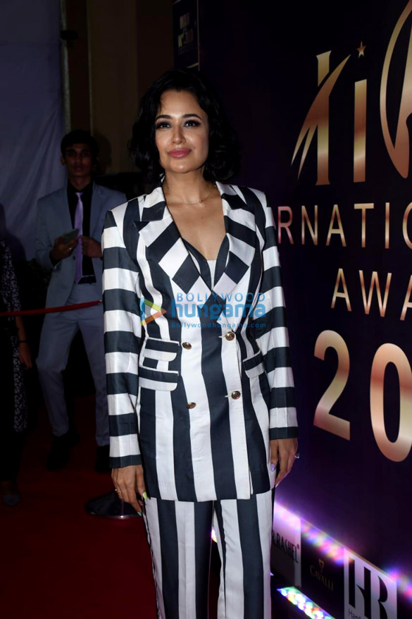 photos yuvika chaudhary graces the red carpet of the international iconic awards 2022 3