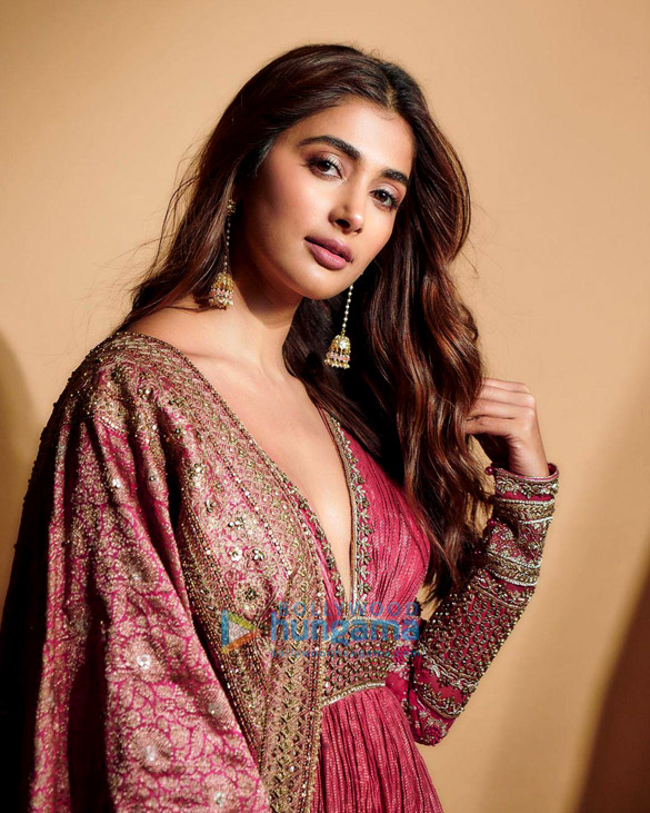 pooja hegde 3 54