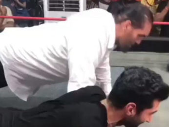 Push-ups ki jungg: Aditya Roy Kapur Vs the great Khali at CWE wrestling academy, Jalandhar Part 1 Push-ups ki jungg: Aditya Roy Kapur Vs the great Khali at CWE wrestling academy, Jalandhar Part 1