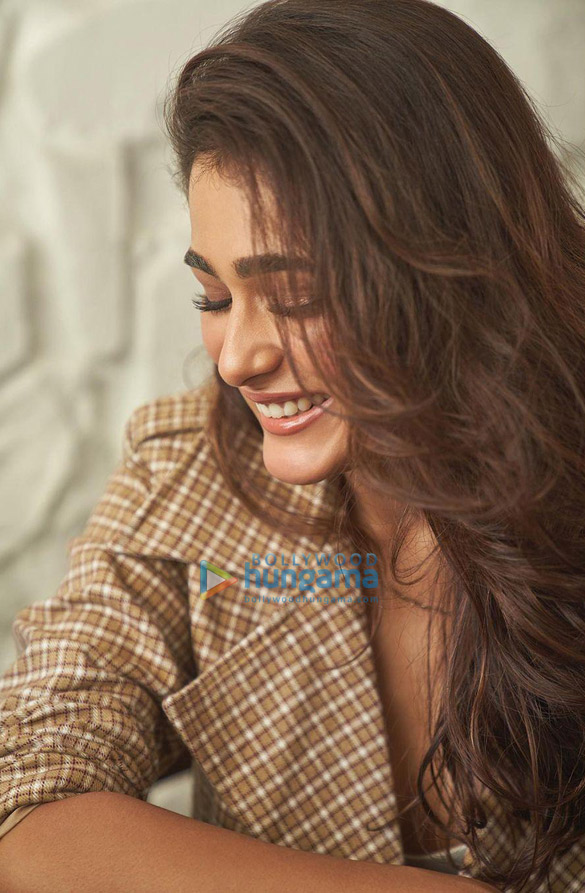 shalini pandey 2 24