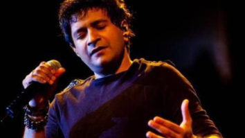 Video shows KK rushed out of concert in Kolkata, died on the way to hospital