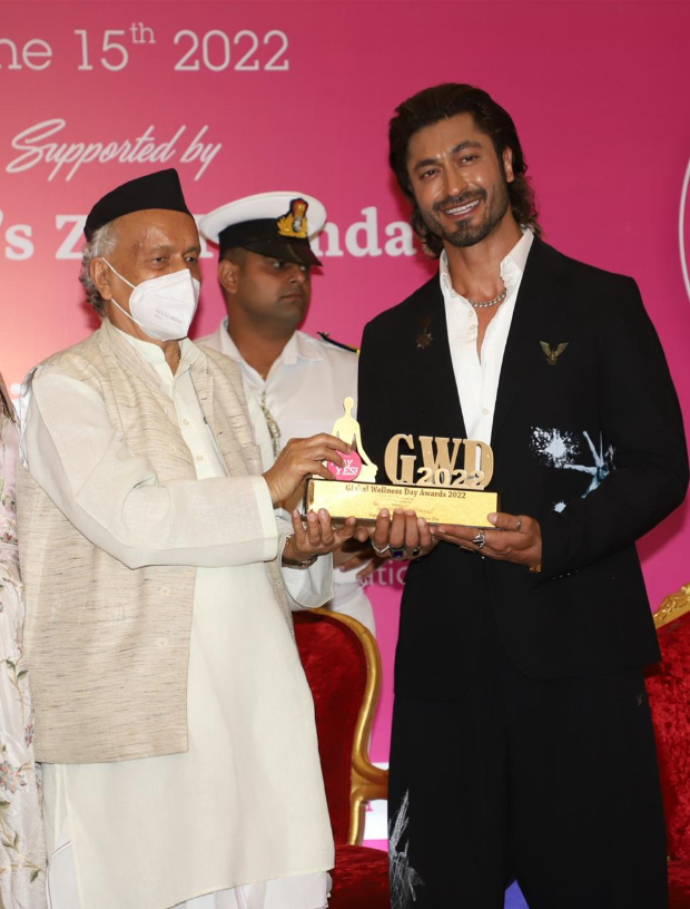 Vidyut Jammwal and Faruk Kabir felicitated by Maharashtra Governor, Bharat Singh Koshyari Vidyut Jammwal and Faruk Kabir felicitated by Maharashtra Governor, Bharat Singh Koshyari