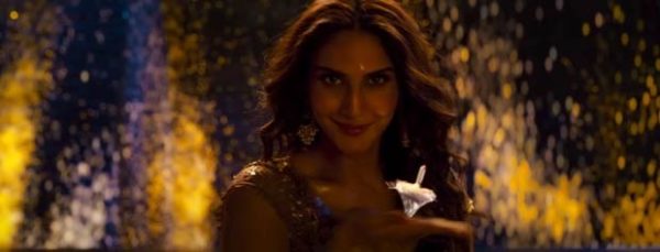 600px x 229px - Shamshera: â€œI'm keeping my fingers crossed that people love our chemistry  in the filmâ€ â€“ Vaani Kapoor on being paired opposite Ranbir Kapoor :  Bollywood News - Bollywood Hungama