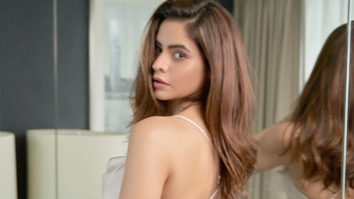 Aamna Sharif looks beautiful in white