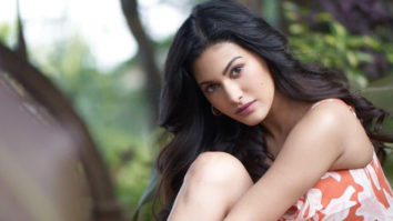 Amyra Dastur flaunts her glossy dress