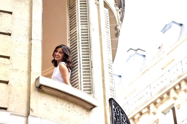 Anushka Sharma flashes her million-dollar smile in new picture from Paris