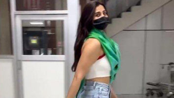 Daisy Shah’s smooth transition into green outfit