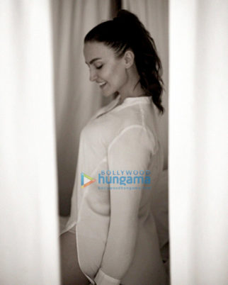 Celeb Photos Of Elli AvrRam
