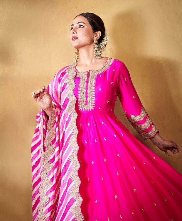 Hina Khan gets ethnic look on point in pink embroidered anarkali suit ...