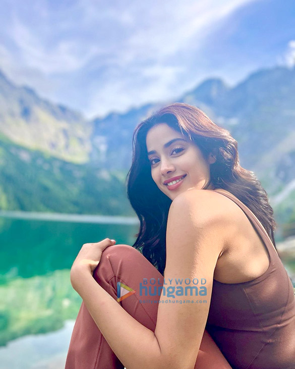 janhvi kapoor 5 50