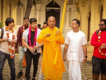 Karthikeya 2 team visits Iskcon Temple to seek blessings Karthikeya 2 team visits Iskcon Temple to seek blessings