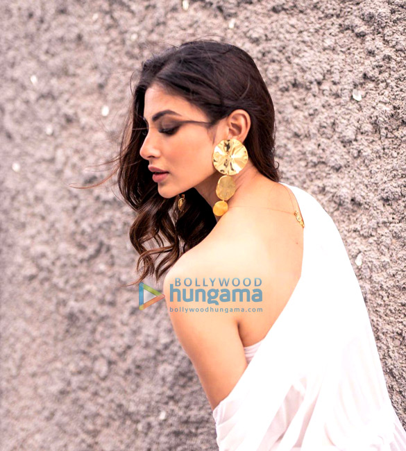 mouni roy 2 145