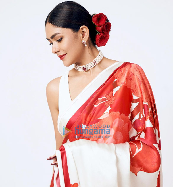 mrunal thakur 7 6