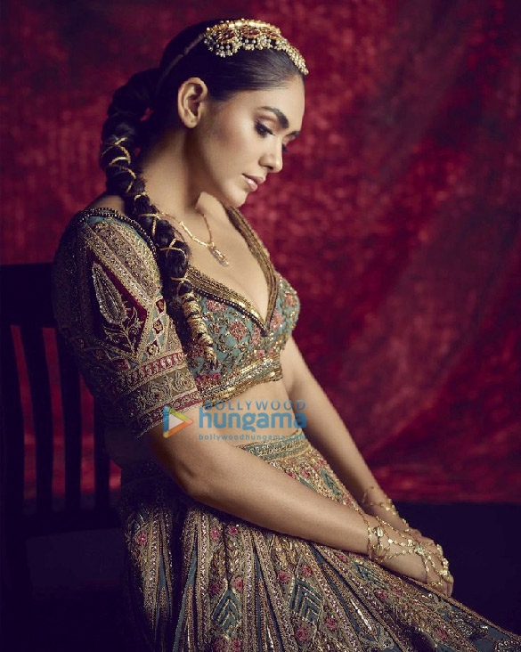 mrunal_thakur 15
