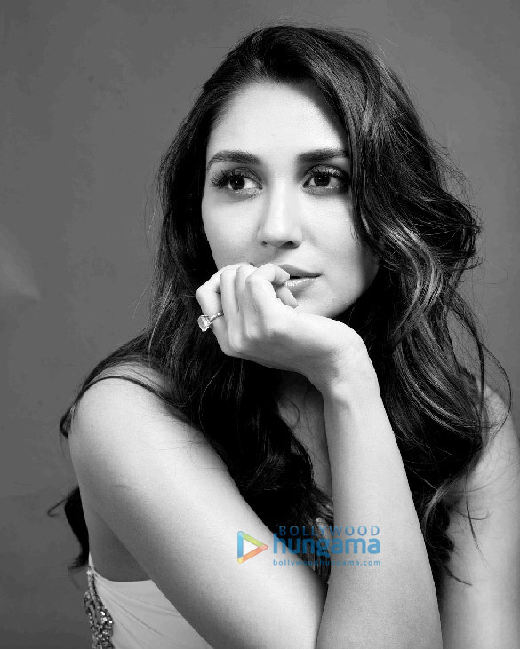 nikita dutta 16