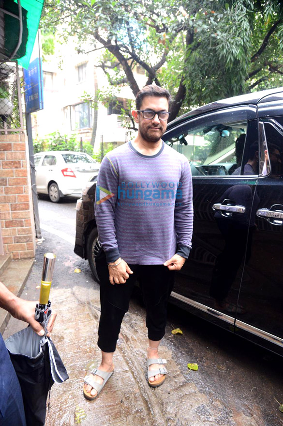 photos aamir khan snapped at a dubbing studio in bandra 5 5