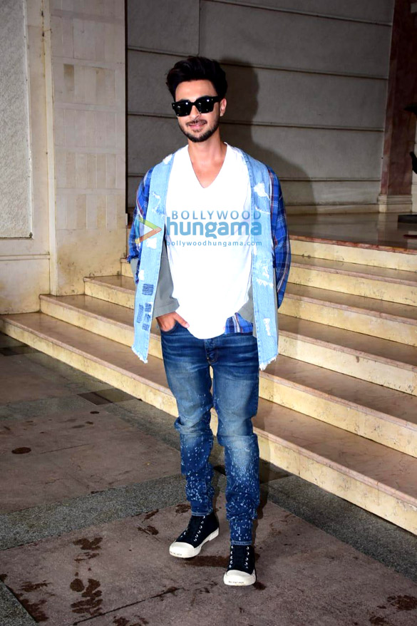 photos aayush sharma and neha sharma snapped promoting their next project in bandra 4