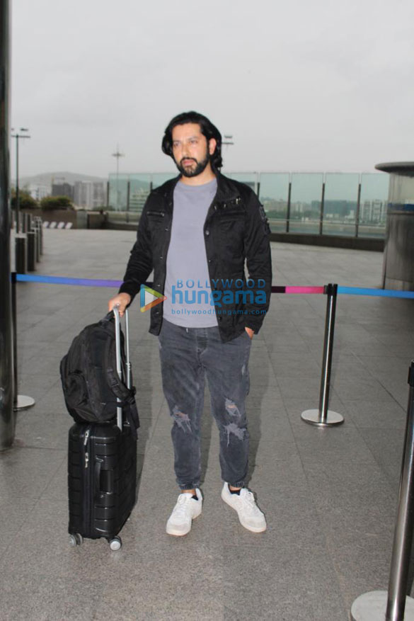 photos aftab shivdasani snapped at the airport 3