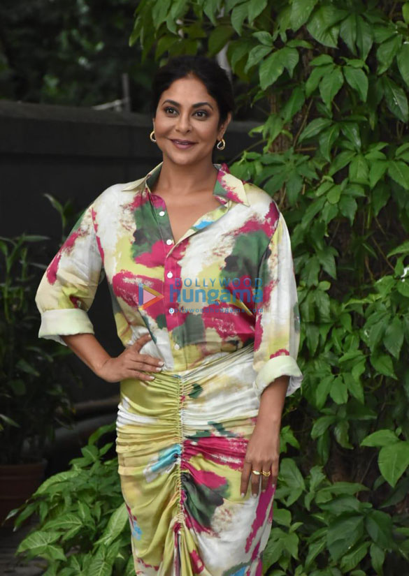 photos alia bhatt shefali shah and vijay varma snapped promoting their film darlings 6