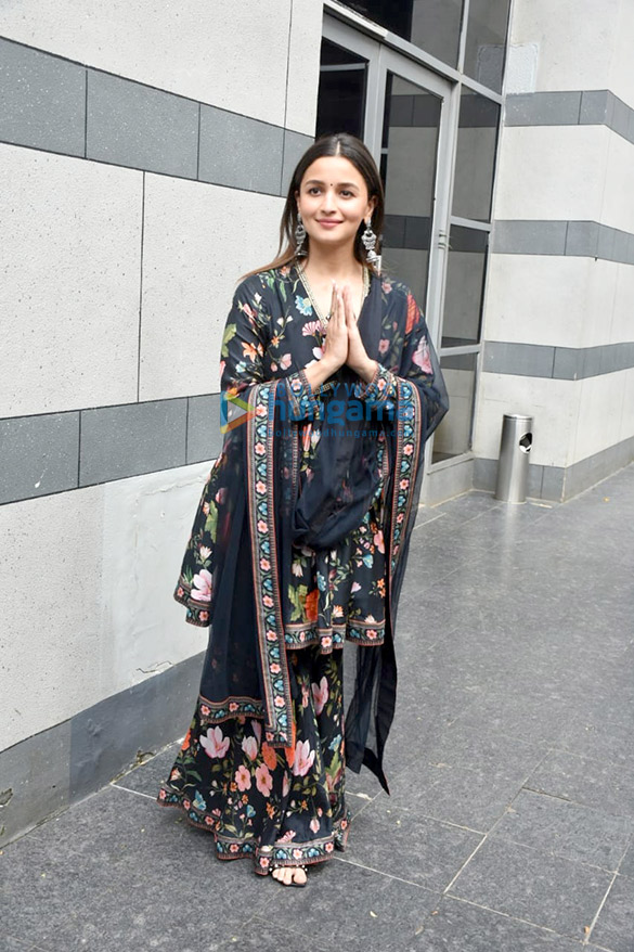 Photos: Alia Bhatt and Vijay Varma snapped promoting their film Darlings
