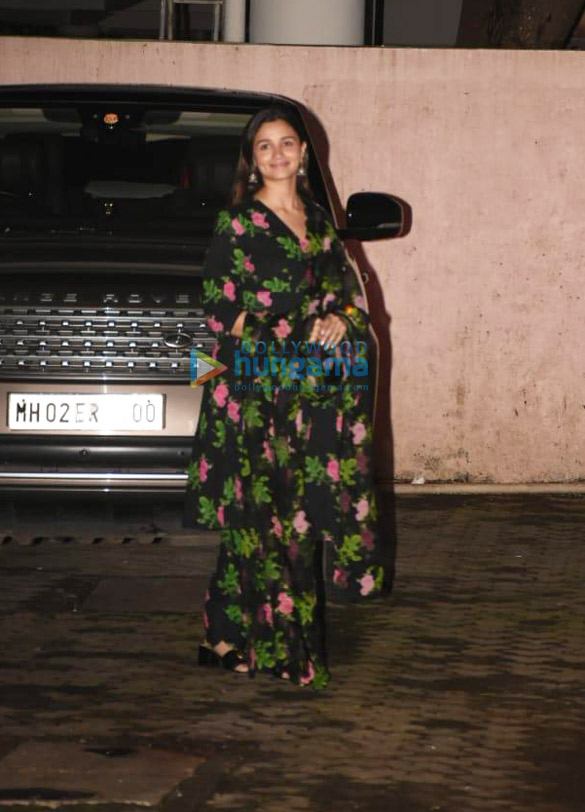 photos alia bhatt snapped post meeting at sanjay leela bhansalis office in juhu 1 2