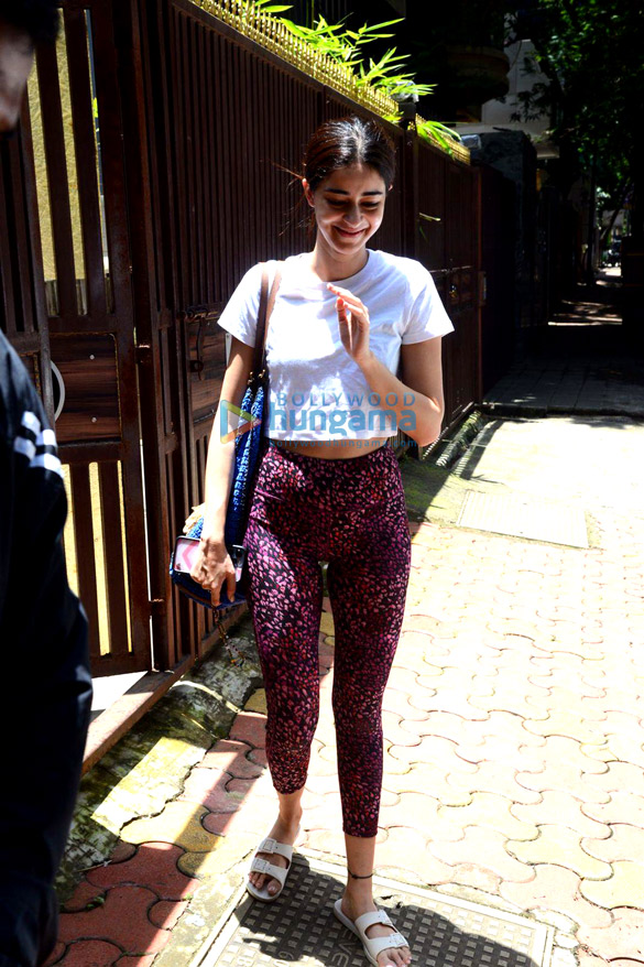 photos ananya panday spotted at anshuka yoga in bandra 2 12