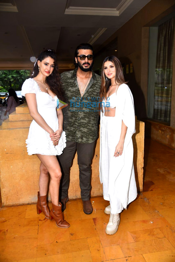 Photos: Arjun Kapoor, Disha Patani, Tara Sutaria, and Mohit Suri promote their film Ek Villain Returns at JW Marriott in Juhu Photos: Arjun Kapoor, Disha Patani, Tara Sutaria, and Mohit Suri promote their film Ek Villain Returns at JW Marriott in Juhu