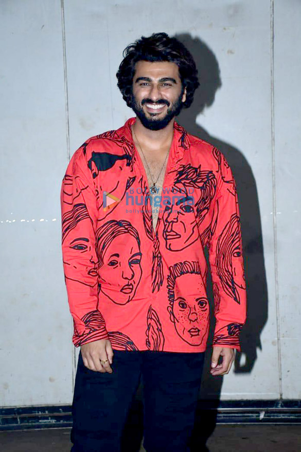 photos arjun kapoor disha patani spotted promoting ek villain returns on sets of superstar singer 5