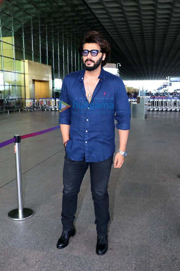 photos arjun kapoor and disha patani snapped at the airport 3