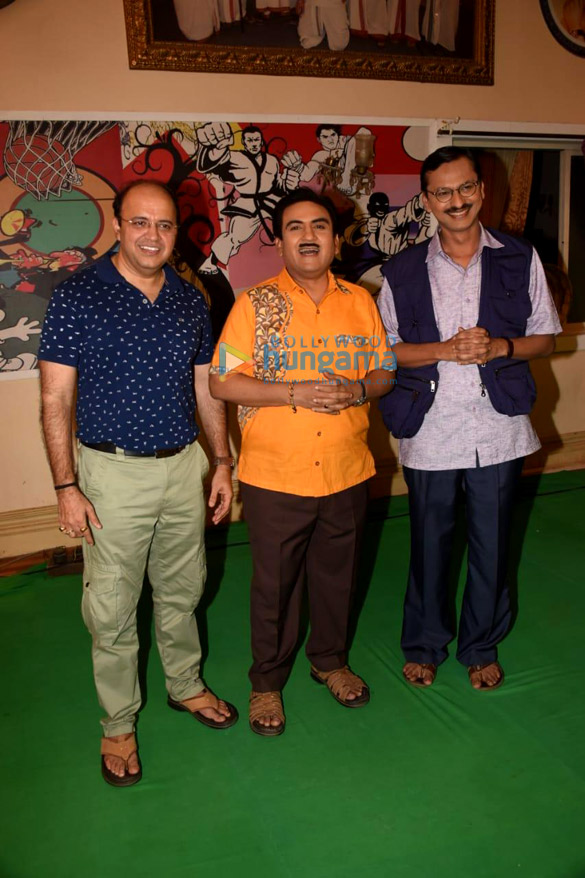 photos dilip joshi mandar chandwadkar and other celebs attend the 14 year celebration of taarak mehta ka ooltah chashmah 2