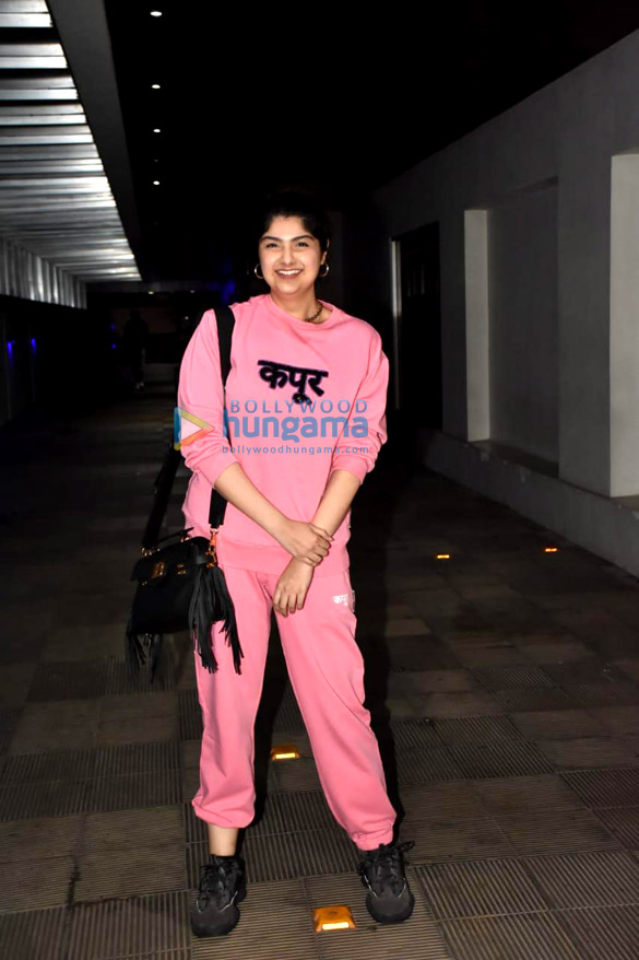 photos huma qureshi rings in her birthday with her brother saqib saleem and friends in bandra 14