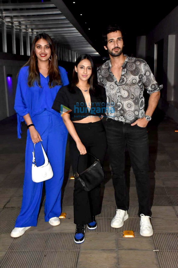 photos huma qureshi rings in her birthday with her brother saqib saleem and friends in bandra 2 2