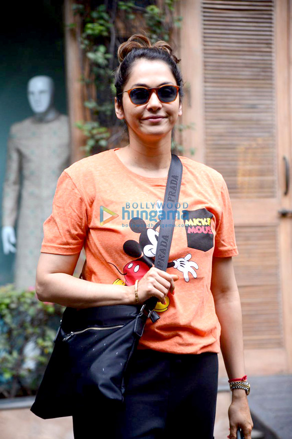 Photos: Isha Koppikar snapped in Bandra