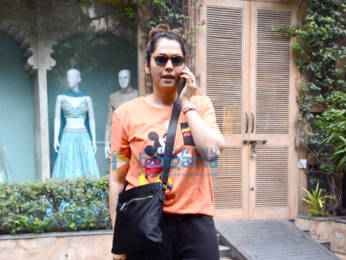 Photos: Isha Koppikar snapped in Bandra