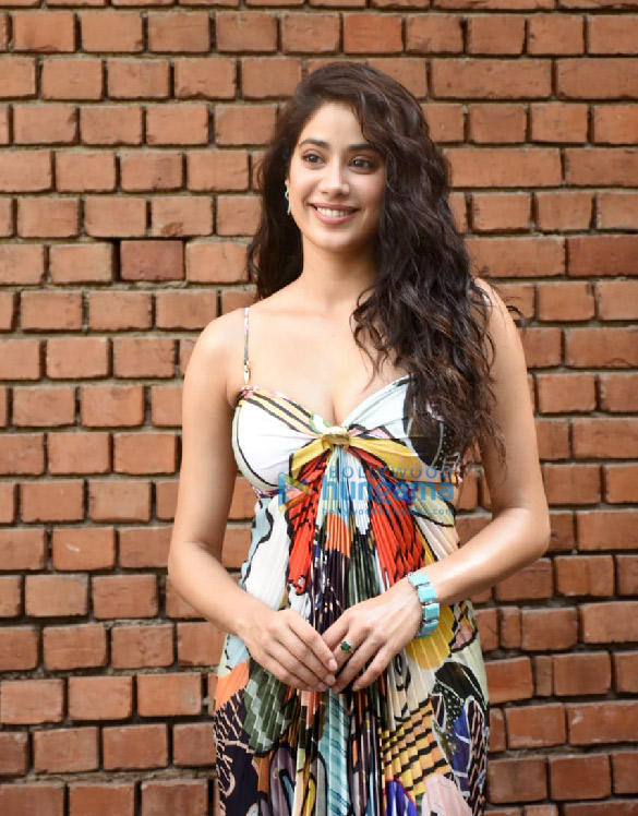 photos janhvi kapoor snapped promoting her film good luck jerry 3 4