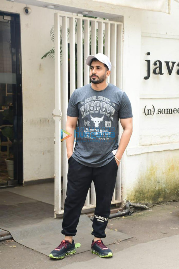 photos karan kundra and sunny singh nijjar snapped at the gym in juhu 6