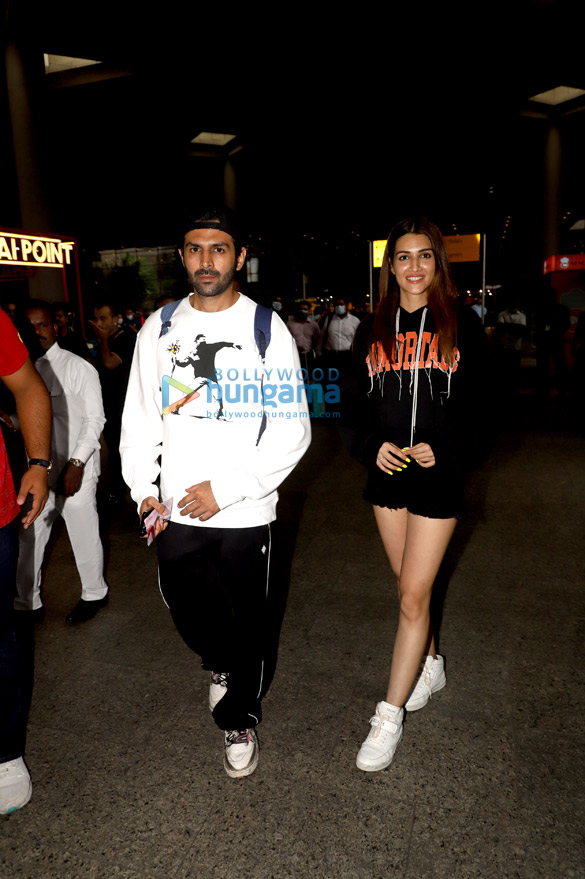 Photos: Kartik Aryan, Kriti Sanon, Sonal Chauhan and others snapped at the airport