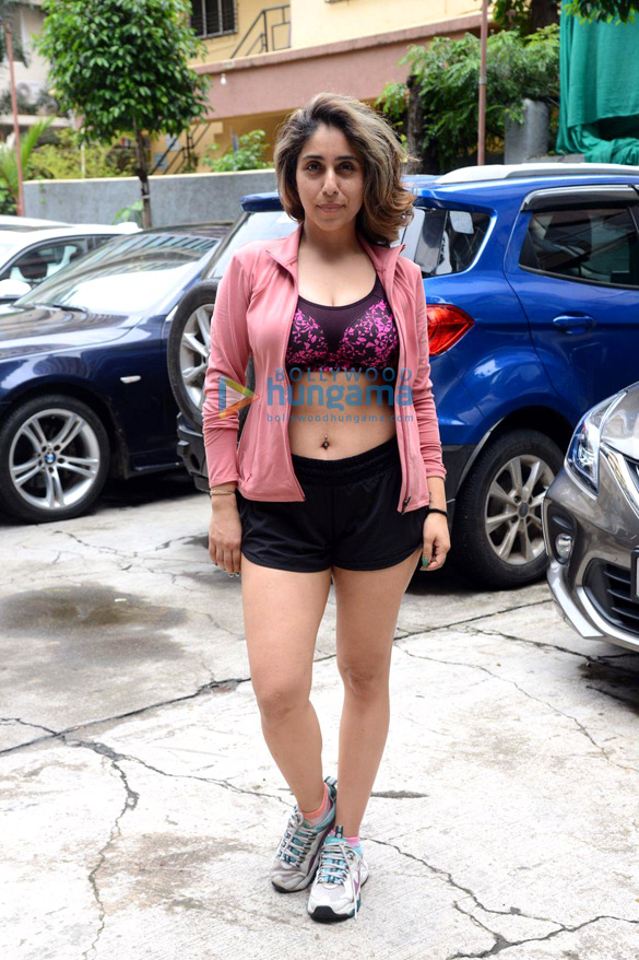 photos neha bhasin spotted outside a gym in bandra 2