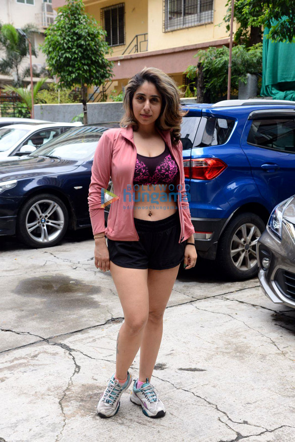 photos neha bhasin spotted outside a gym in bandra 4