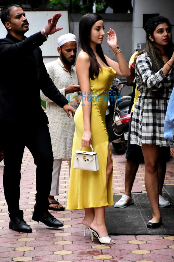 photos nora fatehi snapped in bandra 2 10