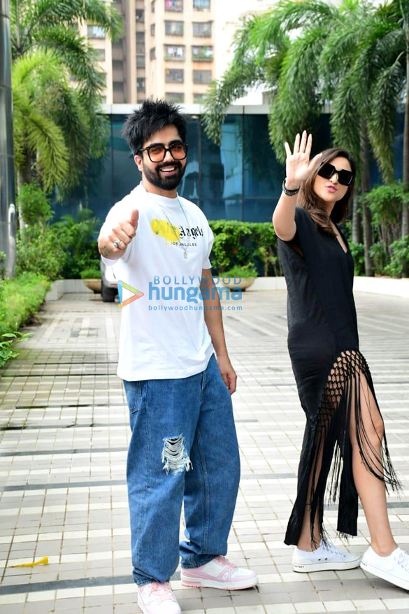 photos parineeti chopra and harrdy sandhu snapped in andheri 1