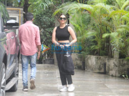 Photos: Parineeti Chopra spotted in Khar