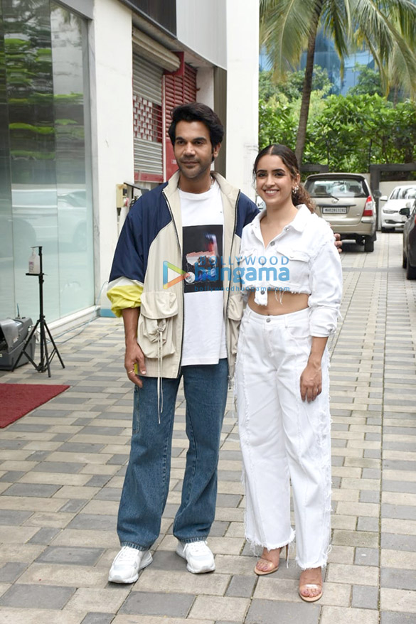 Photos: Rajkummar Rao and Sanya Malhotra snapped promoting their film Hit – The First Case Photos: Rajkummar Rao and Sanya Malhotra snapped promoting their film Hit – The First Case