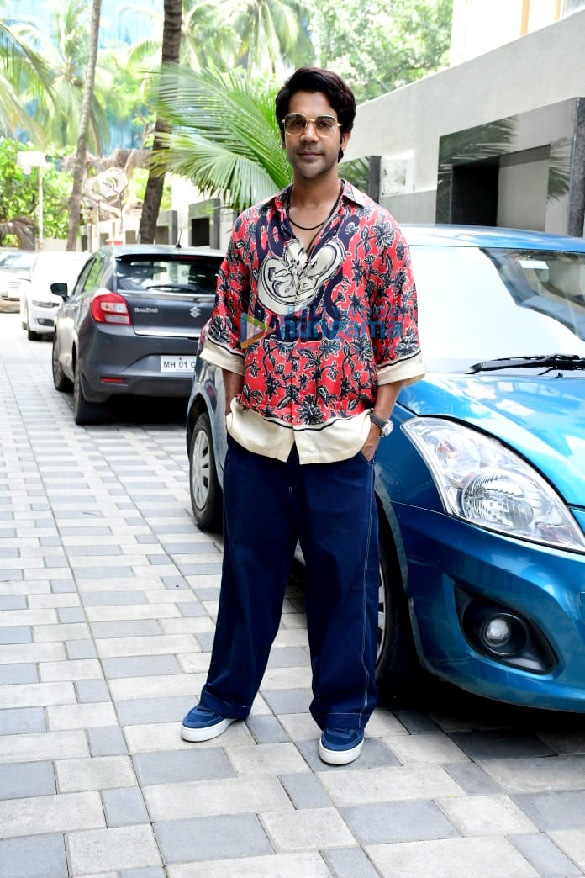 photos rajkummar rao and sanya malhotra snapped promoting their film hit the first case 5