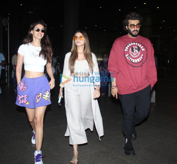 photos ranbir kapoor sanjay dutt and others snapped at the airport 4